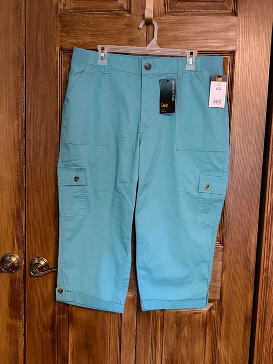 Lee Pants - NEW Lee Women’s Teal Capri Cargo Shorts size 16M